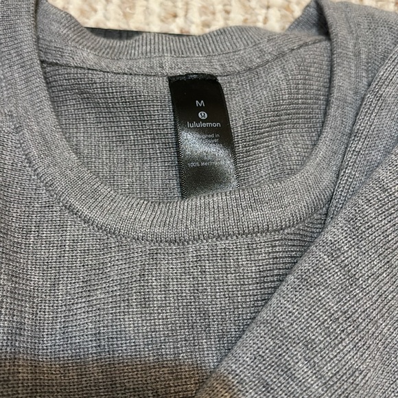 NWT Lululemon Alpine Air Crewneck sweater in gray - Picture 3 of 4